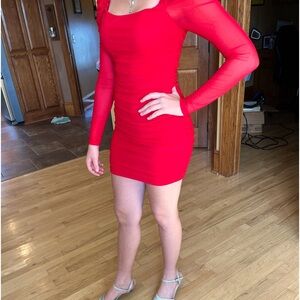 Form fitting ruched dress in EUC